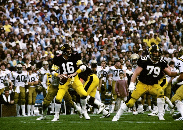 Chuck Long QB Iowa Rose Bowl 86